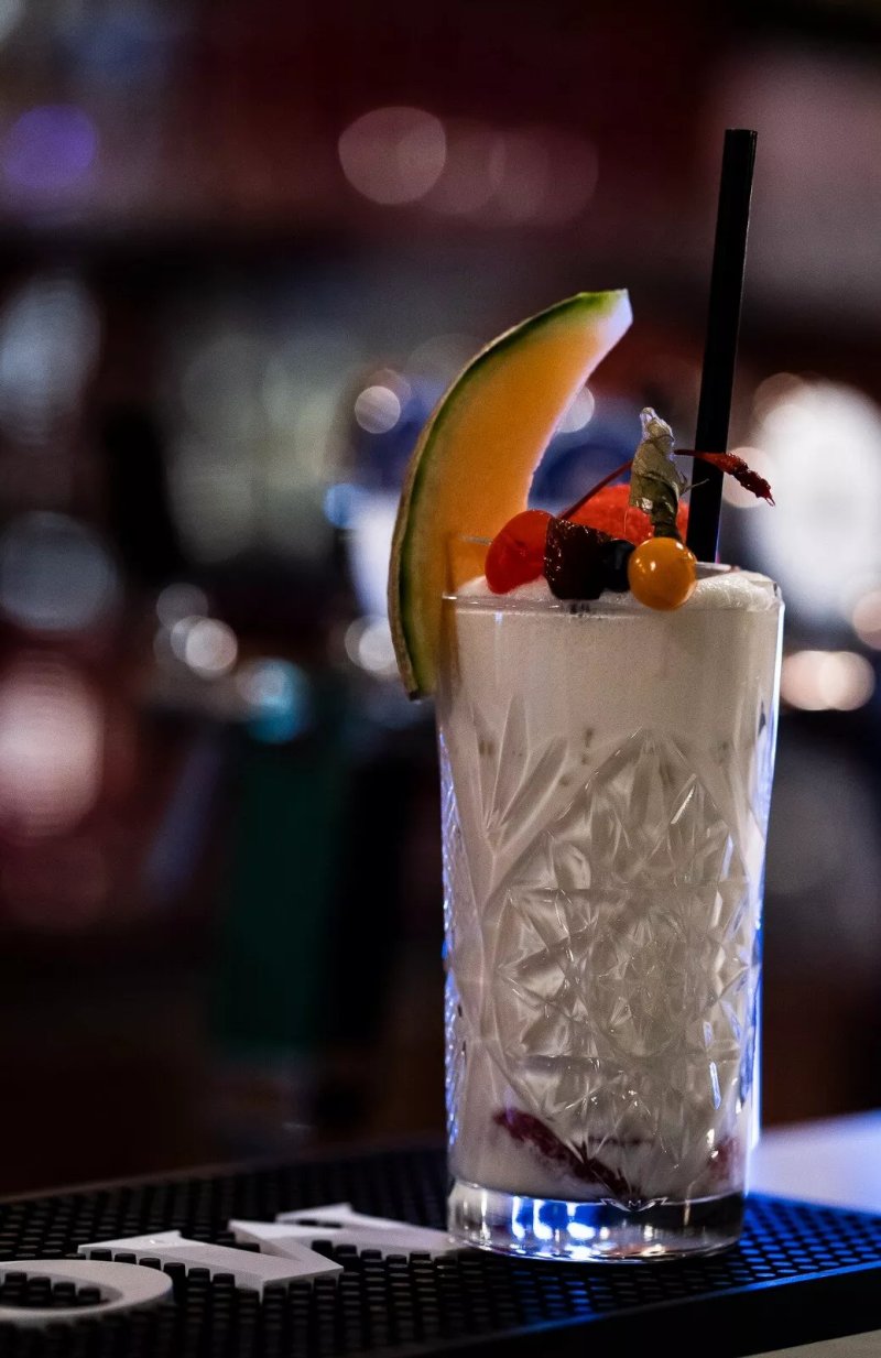 friends Cocktails & Burger