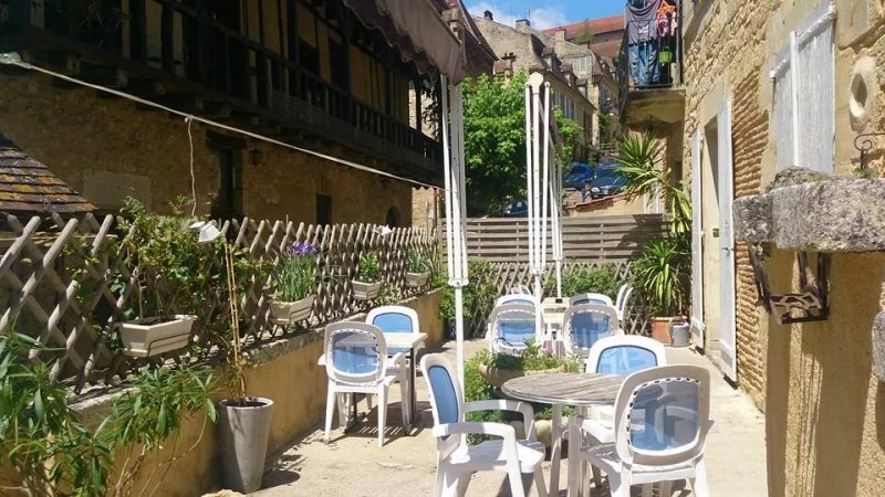 Cafe des quatre colonnes