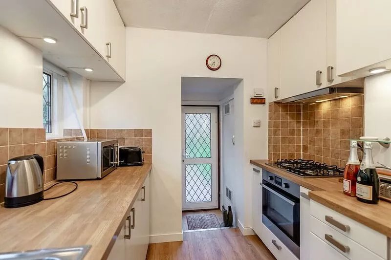 Red Leaves - Two Bedroom House, Sleeps 4