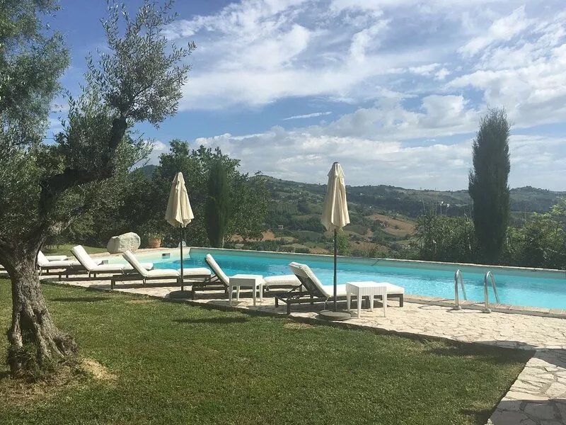Beautiful villa, stunning views with lovely pool