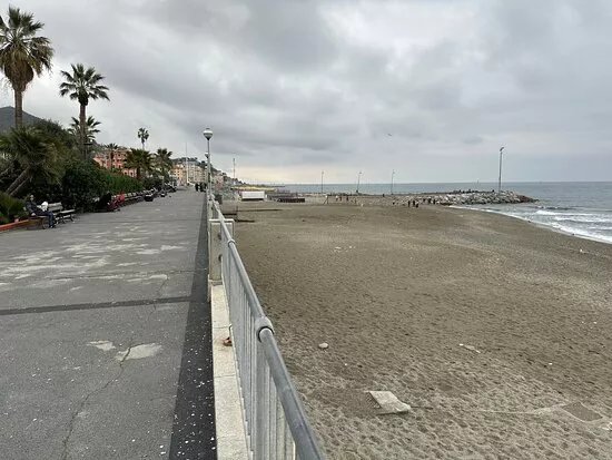Solaro Beach spiaggia libera attrezzata