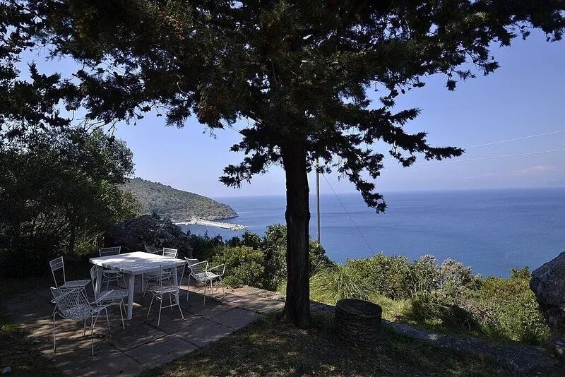 Villa Simpatia A: A characteristic and welcoming apartment situated at a short