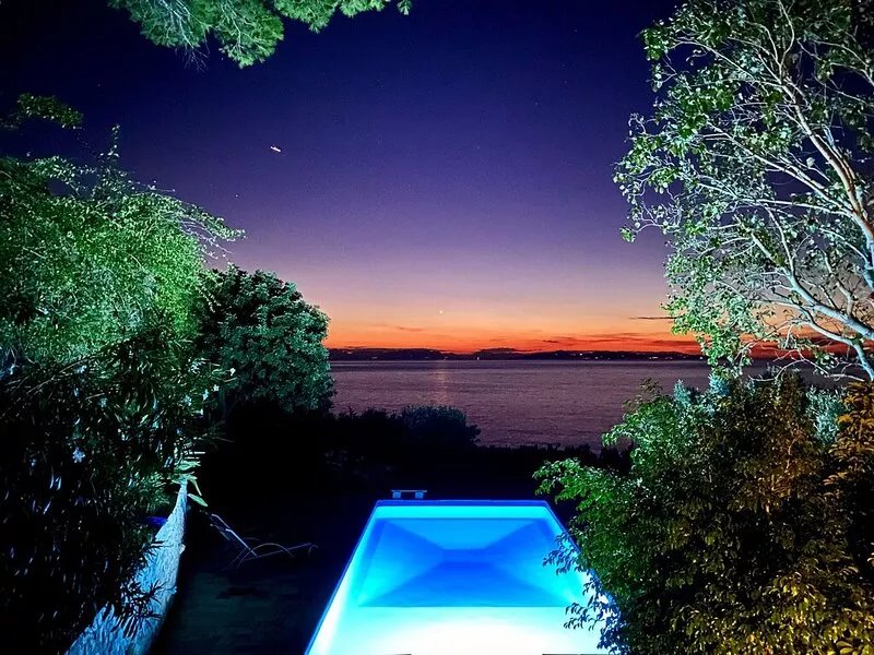 Dramatic location, Serene Sea Side Villa With Pool Near Temple of Sounion