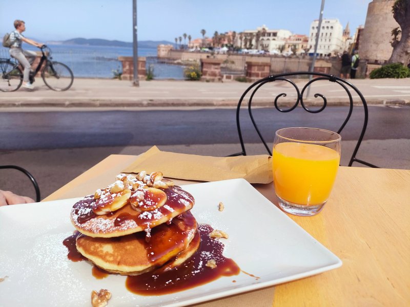 M Cafe Bistrot