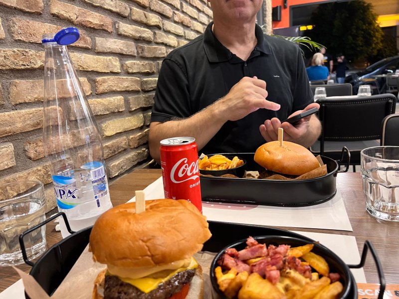 Quinn's Burgers & More