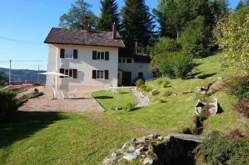 Very nice and large apartment on the ground floor of a Vosges family home