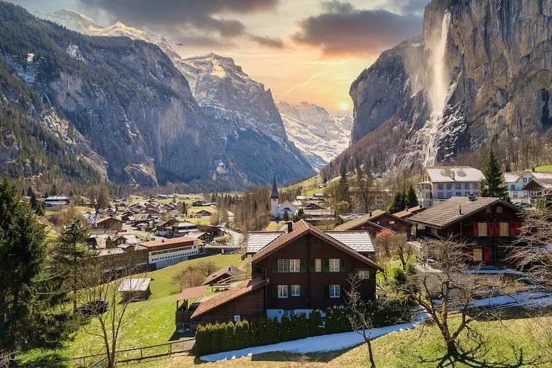 Amazing Views, Charm and Comfort