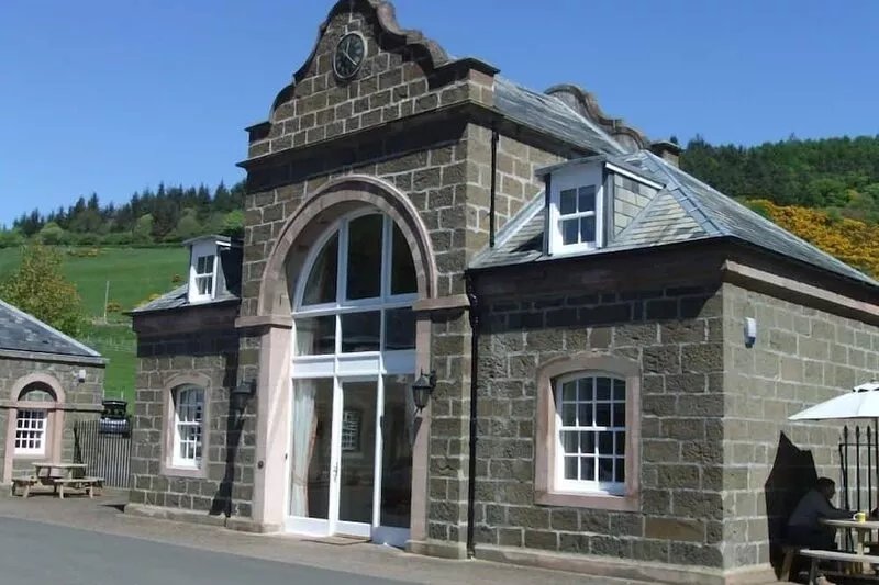 Stay somewhere unusual , Peaceful central location, sleeps 4, Pets Welcome.