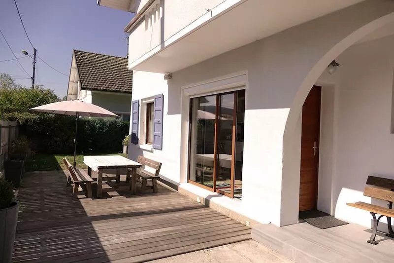 Garden level apartment in a villa in Annecy le Vieux, sleeps 4- 5 persons