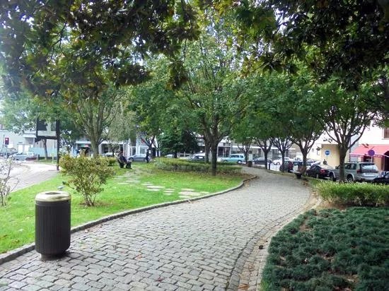 Praca da Rainha D. Amelia Garden