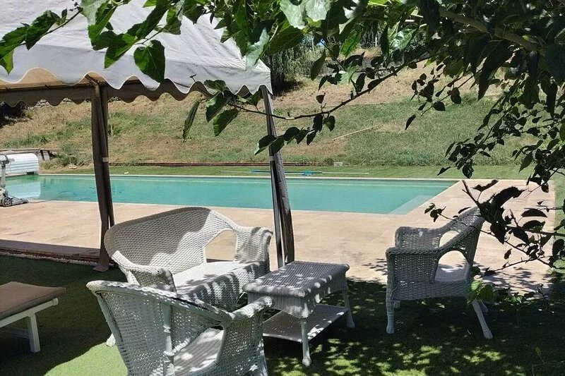 Homerez - Villa in Sisteron with Pool