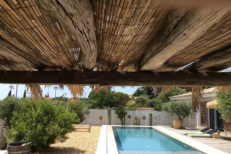 Architect villa, seaside, lecques district in Saint-cyr sur mer