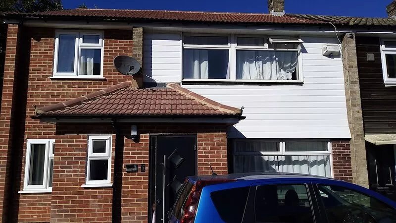 Bethel- a beautiful 1 bed house near Erith station. Bath,kitchen,lounge,privacy.