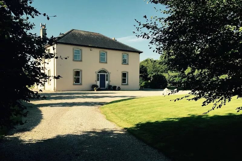 Secluded Georgian style House Country-side Views – 30 mins from Dublin