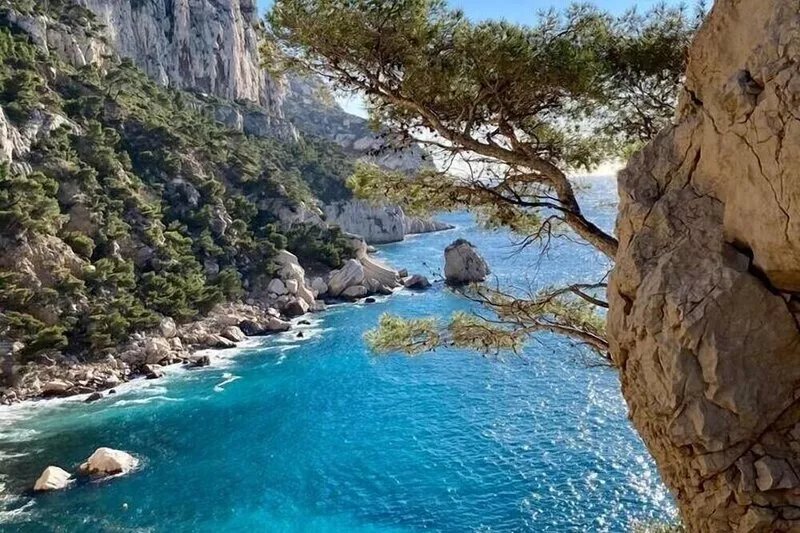Gorgeous view on the sea, swimming pool, tennis, green area, beautiful residence