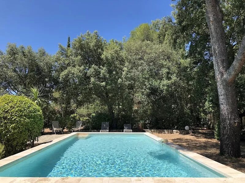 Apartment L'Orée de l'Eure, Uzès. Garden, large non-shared pool