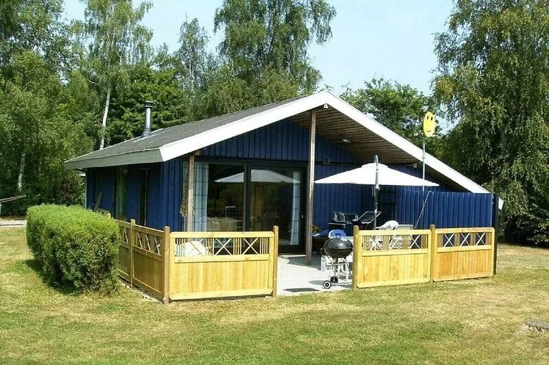 Beautiful vacation home in a peaceful area close to a child-friendly beach
