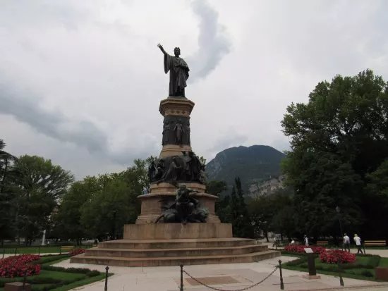 Piazza Dante