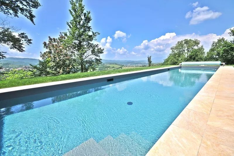 Stunning Villa on Tuscan/Umbria border; Private 18m heated pool; Glorious