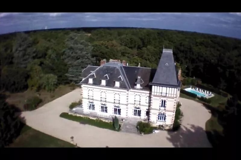 Chateau 150kms south of Paris for 24 people