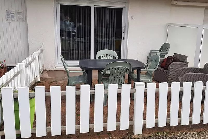 Nice apartment with terrace 200m from the beach in STELLA PLAGE