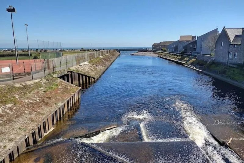2 Bedroom in the Centre of Stonehaven with Seaviews, near the Beach & Harbour!