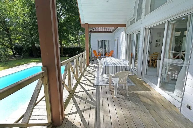4* WOODEN VILLA ON THE GOLF COURSE, WITH HEATED POOL