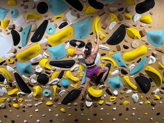 Gud Climbing