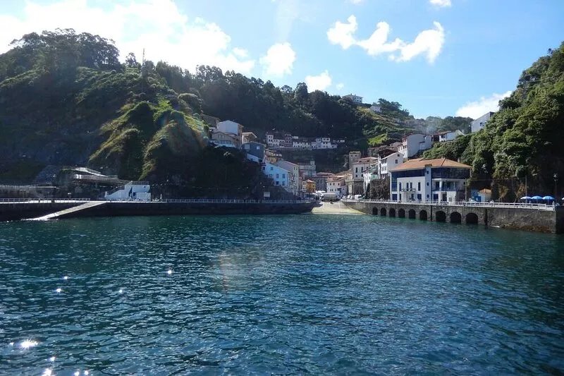 PENTHOUSE IN THE CENTER OF OVIEDO WITH GARAGE SQUARE AND FREE WIFI