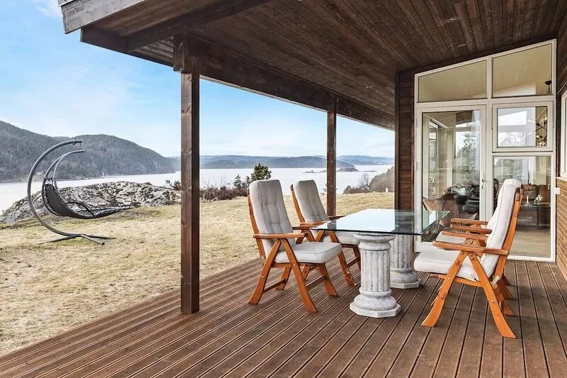Modern cabin with a panoramic view of Oslo Fjord