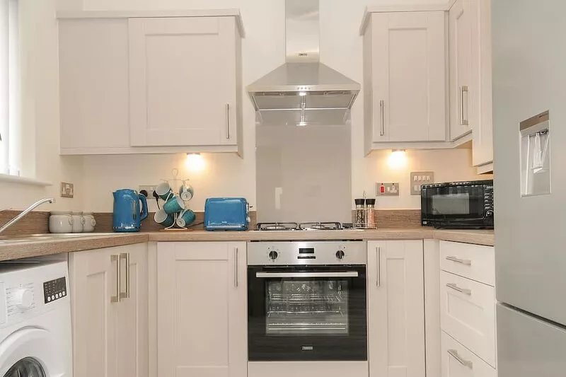 TREWHIDDLE RETREAT, family friendly in St Austell