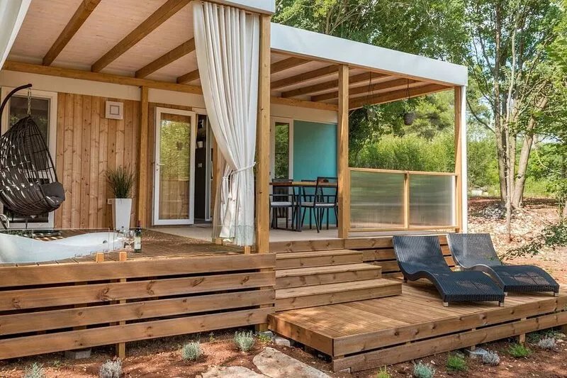 Stunning private villa for 4 guests with WIFI, A/C, TV, terrace, pets allowed