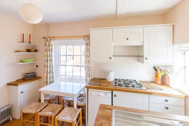 5 Coastguard Cottages - sleeps 5 guests  in 3 bedrooms