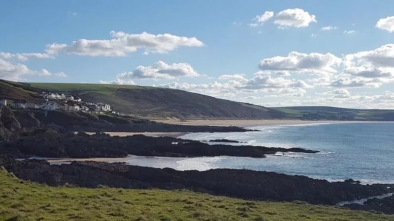 Beautiful luxury cosy village cottage near Woolacombe and Croyde beaches