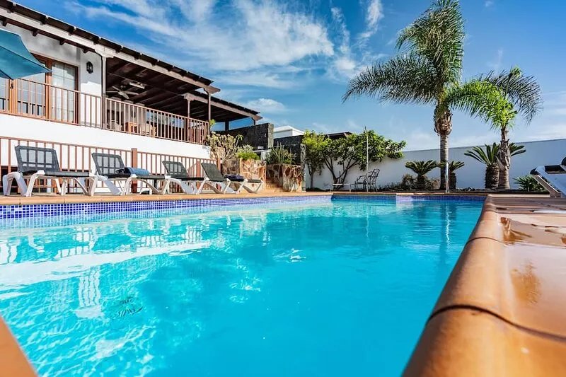 Holiday Home newly renovated with Sea View and heated Swimming Pool