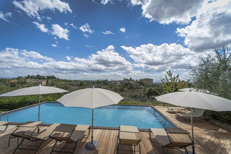 Luxury apartment with pool: dolce vita at 15' on foot from the heart of Siena!