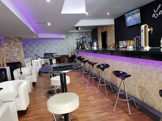 Los Brothers Lounge Bar