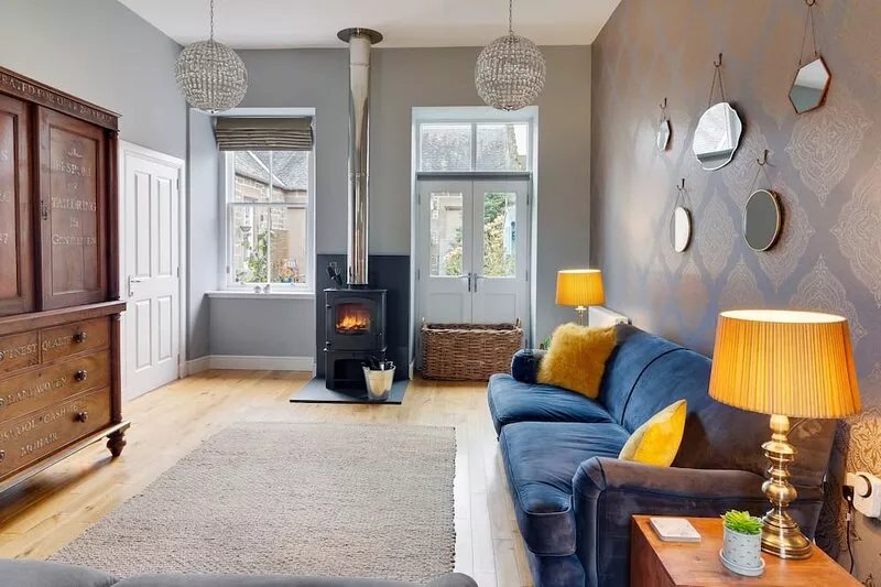 Beautiful Cottage 3 bedrooms 2 Bathroom secure courtyard & garden. On one level.