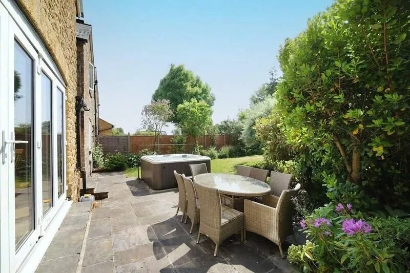 Beautiful Cottage, Hot Tub & Tranquil Garden