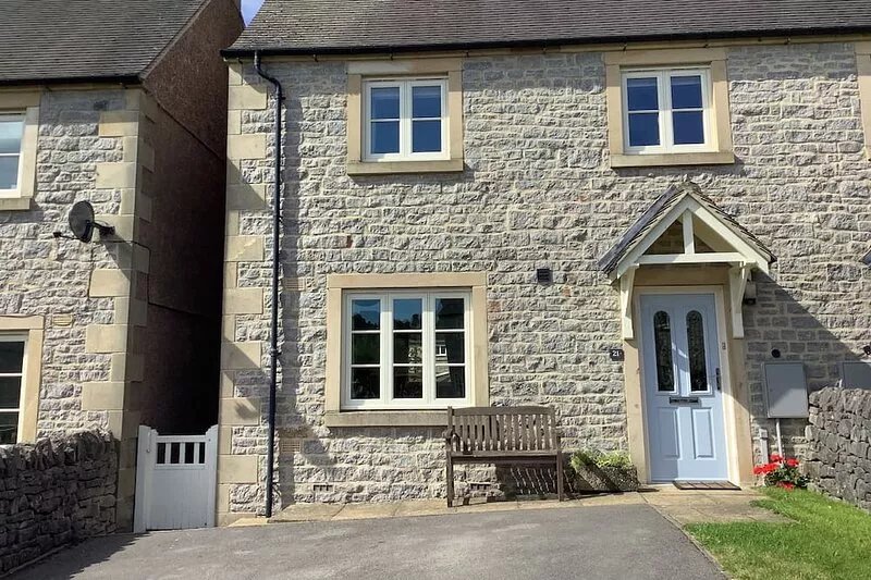 Well Equipped, Comfortable, Modern Semi Detached Cottage With Countryside Views