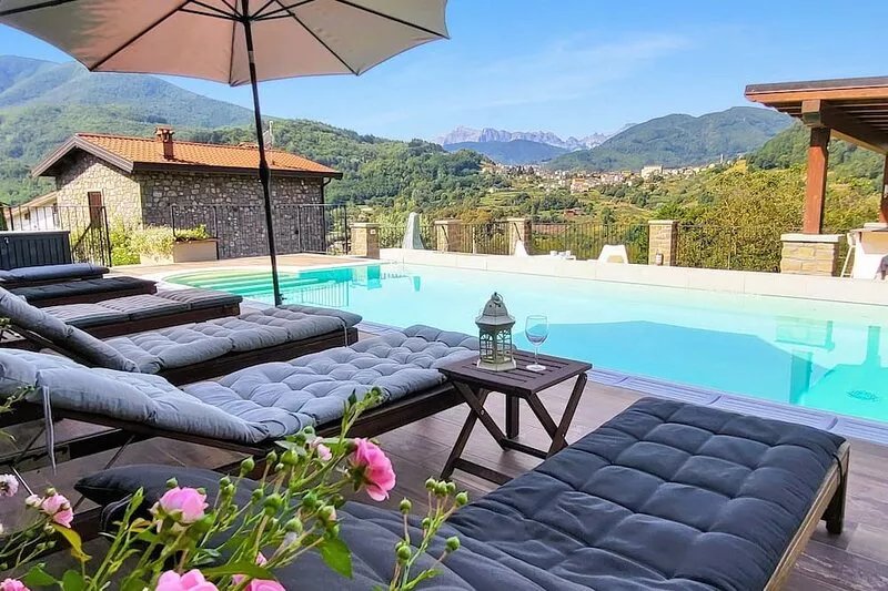 Beautiful village house, pool. Walk to restaurant. WIFI. Flexible changeover.