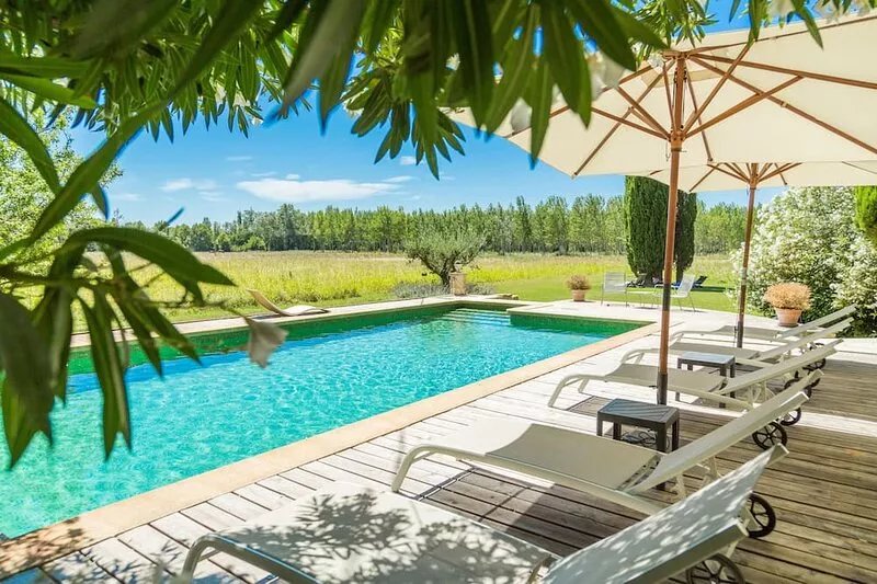 Charming and comfortable Provencal farmhouse with beautiful swimming pool