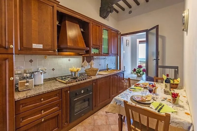 Panoramic apartment Il Borgo Antico in the city centre
