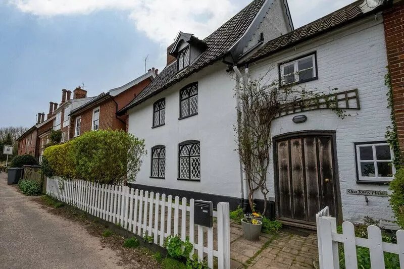 The Old Town Hall - Four Bedroom House, Sleeps 8