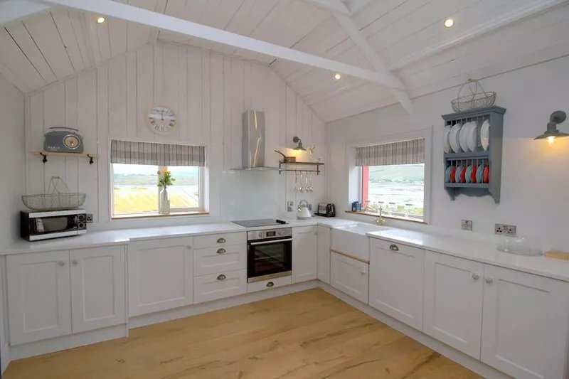 Right by the sea  with panoramic view - Stunning Cottage Drimlaghdrid