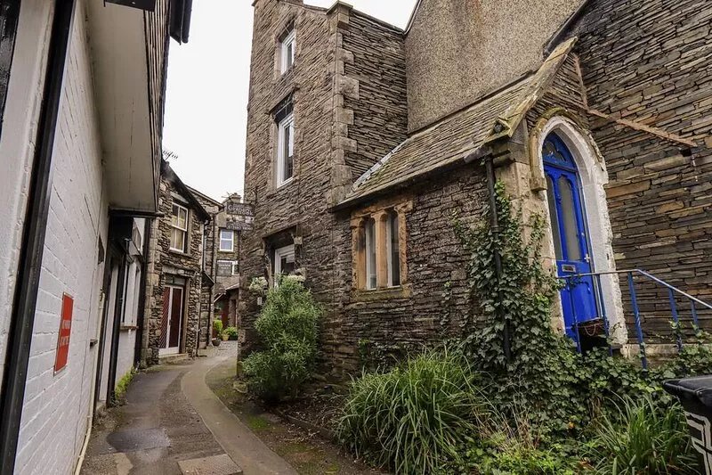 GRANARY NOOK, pet friendly, with a garden in Windermere
