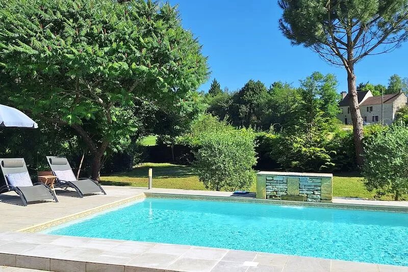 Stunning restored farmhouse, heated pool, private walled garden,edge of village