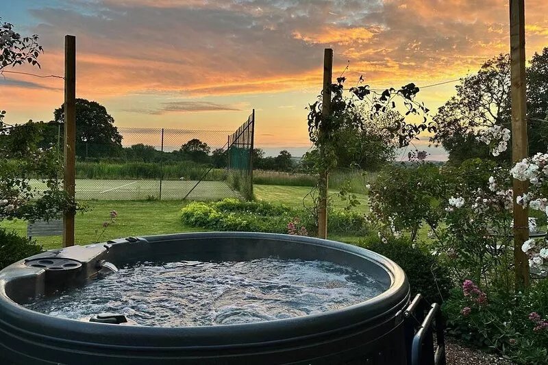 Kington Grange - sleeps 16 guests in 7 bedrooms