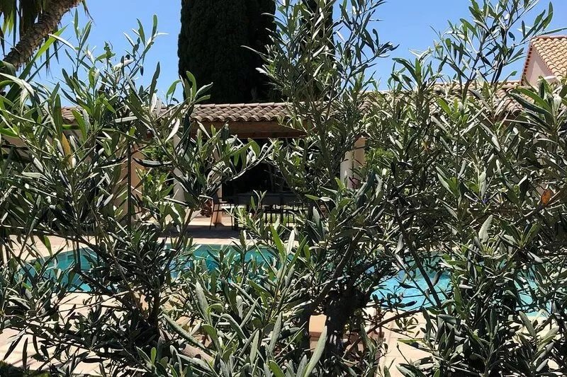 Villa **** with swimming pool in the village of Bormes