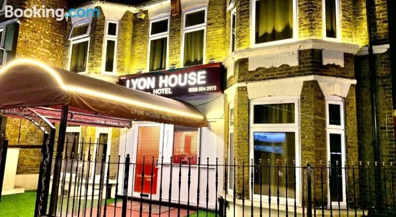 Lyon House Hotel